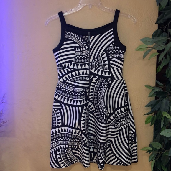 Donna Ricco Sleeveless Black & White Dress - Picture 3 of 6